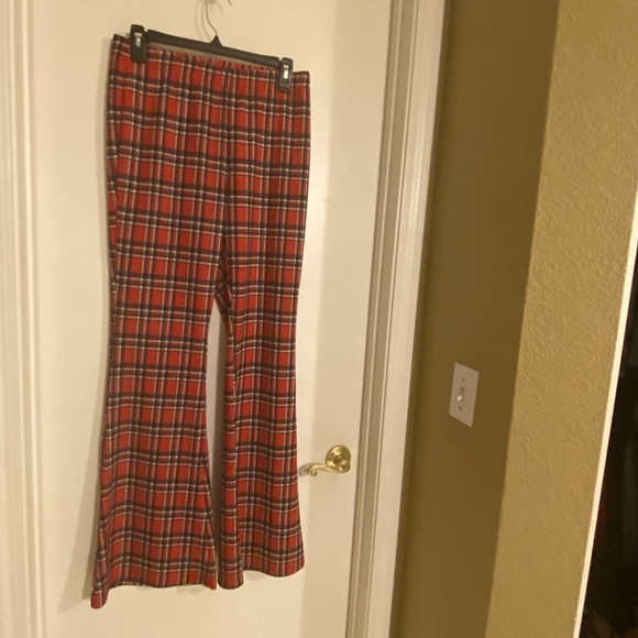 Pants - Plaid Flare Leg Pants - super flattering